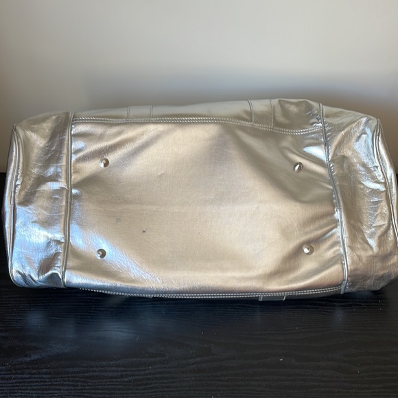 LORNA JANE | Rustic silver gym bag - Picture 10 of 12